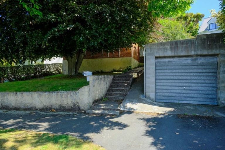 Photo of property in 25 Glenross Street, Glenross, Dunedin, 9011