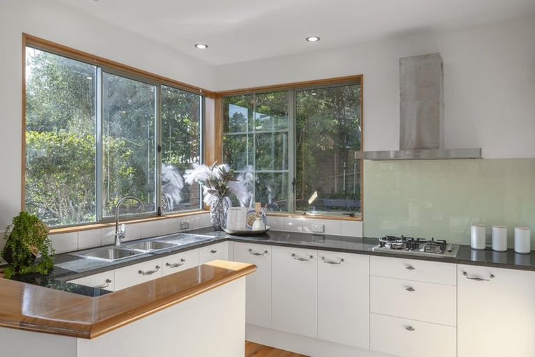 Photo of property in 42 Penguin Drive, Murrays Bay, Auckland, 0630