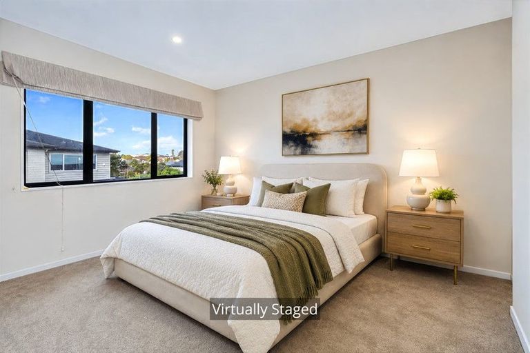 Photo of property in 19a Northcross Drive, Oteha, Auckland, 0632