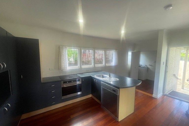 Photo of property in 2/33 Havelock Avenue, Forrest Hill, Auckland, 0620