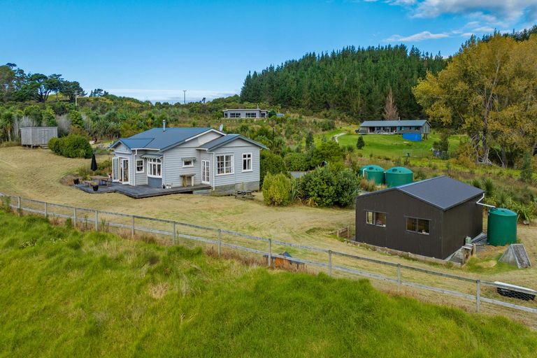 Photo of property in 1197 Pakiri Road, Tomarata, Wellsford, 0972