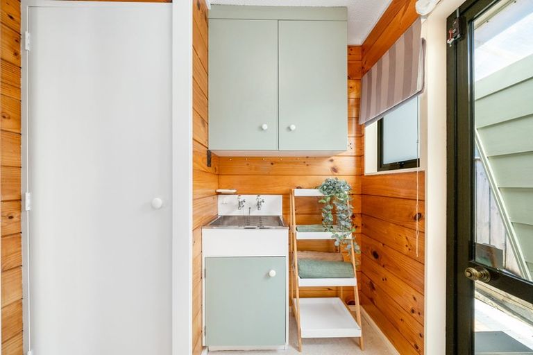 Photo of property in 31 Dale Road, Raumati South, Paraparaumu, 5032