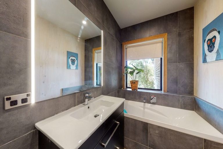 Photo of property in 4 Milne Terrace, Island Bay, Wellington, 6023