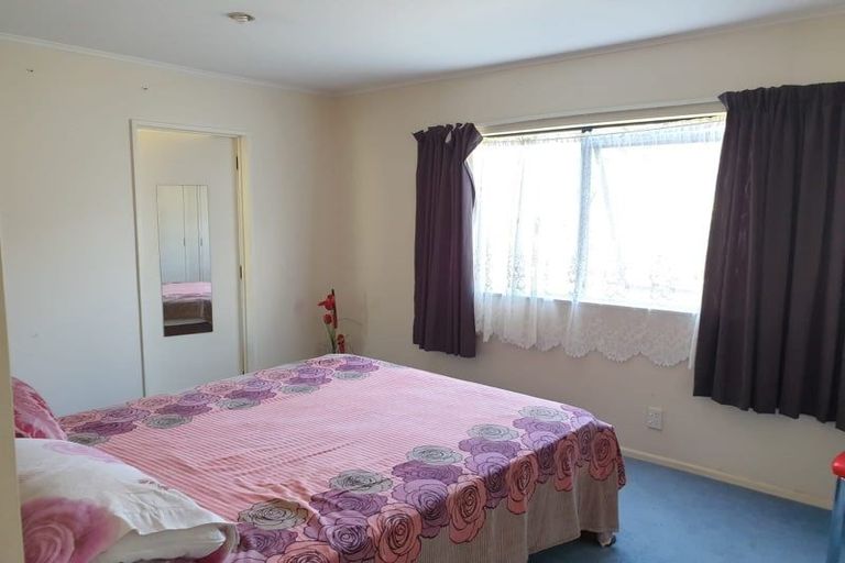 Photo of property in 1/42 Brains Road, Kelston, Auckland, 0602