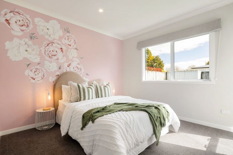 Photo of property in 82 Grey Street, Cambridge, 3434