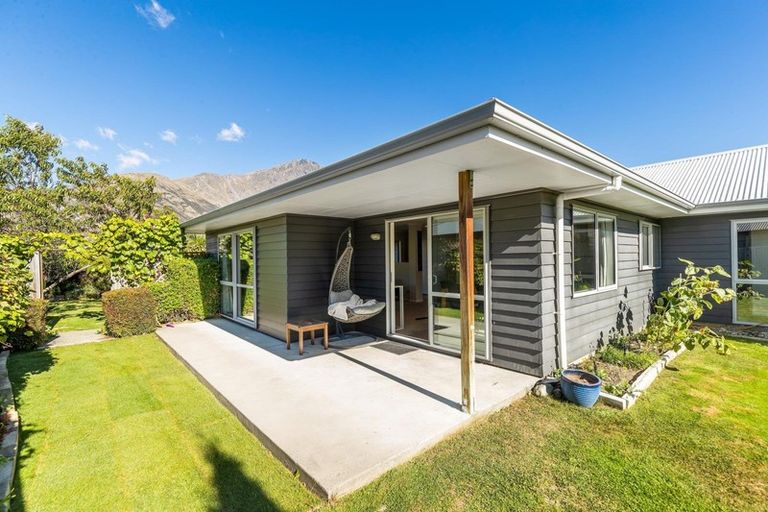 Photo of property in 7 Acheron Place, Lake Hayes, Queenstown, 9304