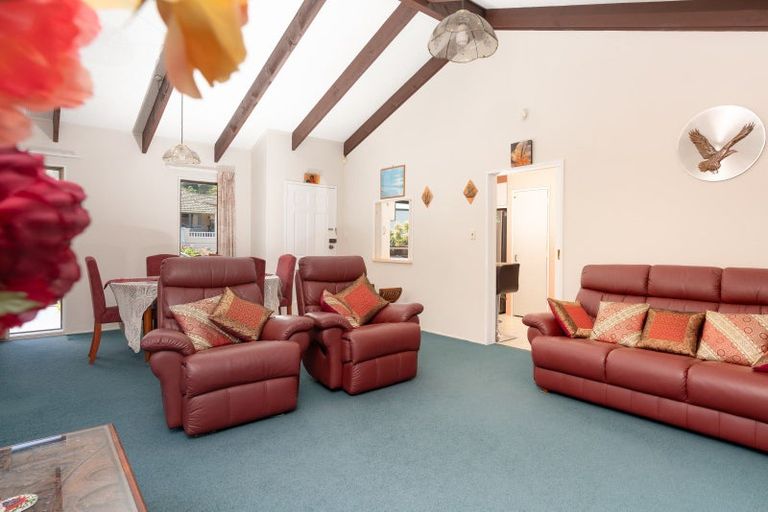 Photo of property in 51 Percy Dyett Drive, Karori, Wellington, 6012