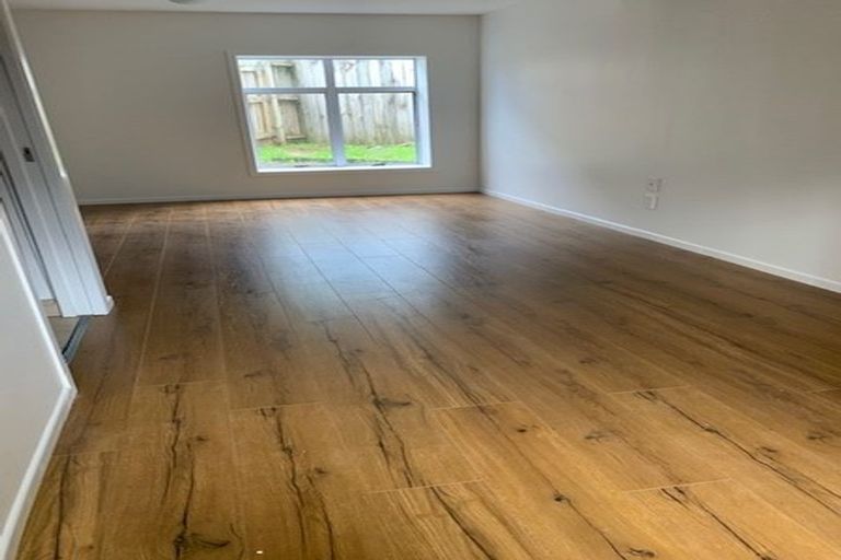 Photo of property in 2/182 Archers Road, Glenfield, Auckland, 0629