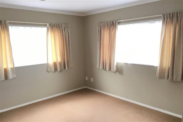 Photo of property in 25 Aorangi Place, Birkenhead, Auckland, 0626