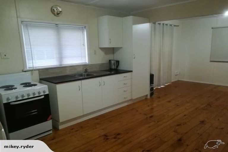 Photo of property in 35 Metcalfe Road, Ranui, Auckland, 0612