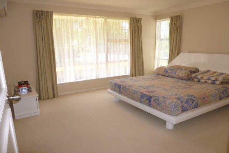 Photo of property in 27 Crosdale Place, Burnside, Christchurch, 8042