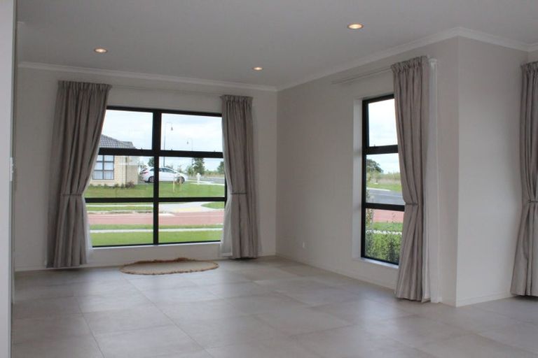 Photo of property in 23 Manene Street, Wattle Downs, Auckland, 2103