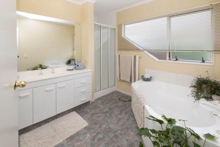 Photo of property in 17 Highgate Place, Somerville, Auckland, 2014