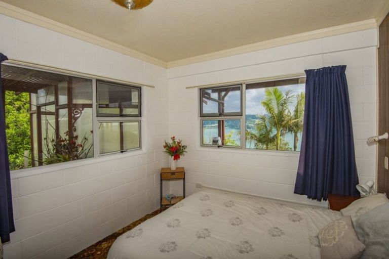 Photo of property in 90 Tahunatapu Road, Parua Bay, Whangarei, 0174