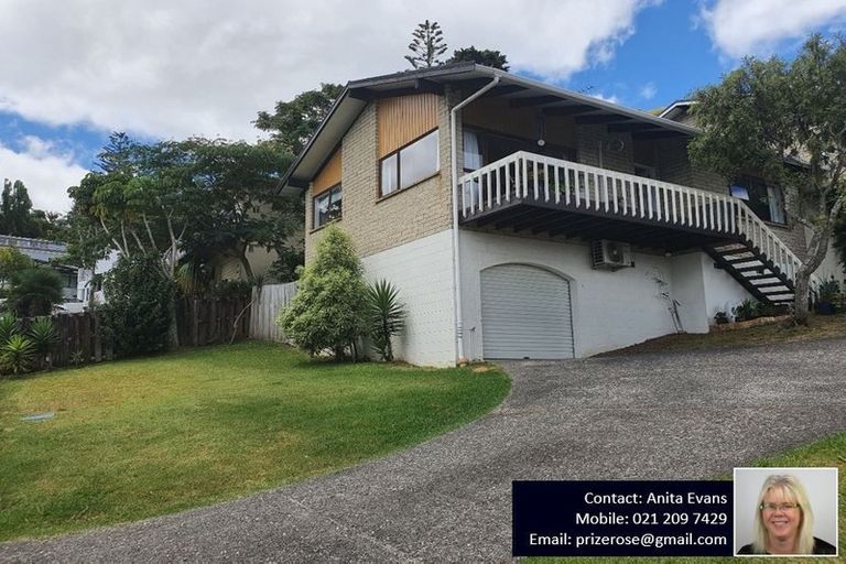 Photo of property in 1/7 Newstead Avenue, Browns Bay, Auckland, 0632