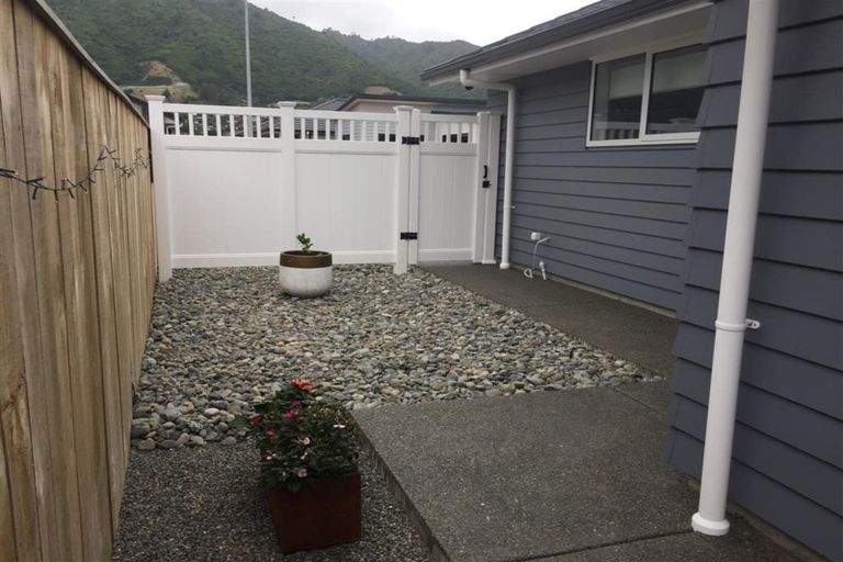 Photo of property in 8 Paioke Street, Waikanae, 5036