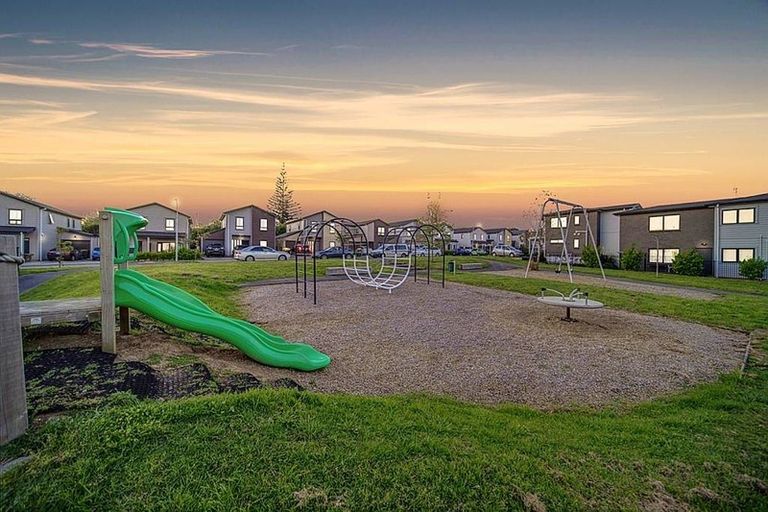 Photo of property in 18 Taiaapure Street, Weymouth, Auckland, 2103