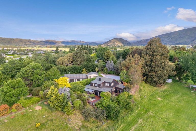 Photo of property in 23 Studholme Road, Wanaka, 9382
