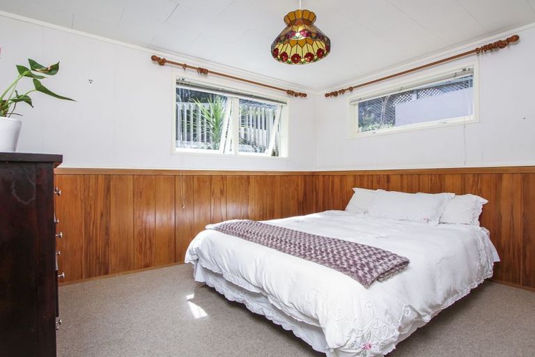 Photo of property in 47 Takahe Road, Titirangi, Auckland, 0604
