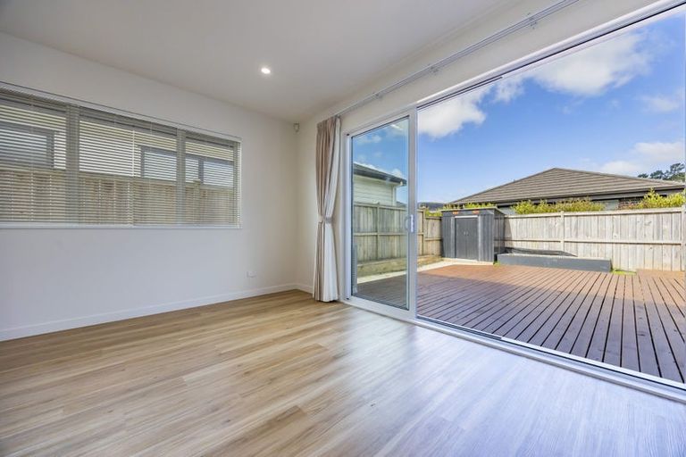Photo of property in 12 Moemoea Avenue, Kumeu, 0810