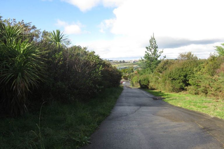 Photo of property in 27 Living Stream Road, Albany Heights, Auckland, 0632