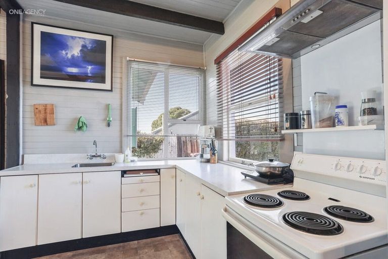 Photo of property in 2/6 Drake Street, New Brighton, Christchurch, 8061