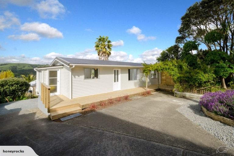 Photo of property in 10 Rautawhiri Road, Helensville, 0800