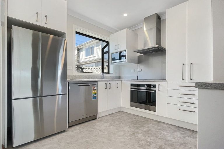 Photo of property in 108 Nevay Road, Karaka Bays, Wellington, 6022