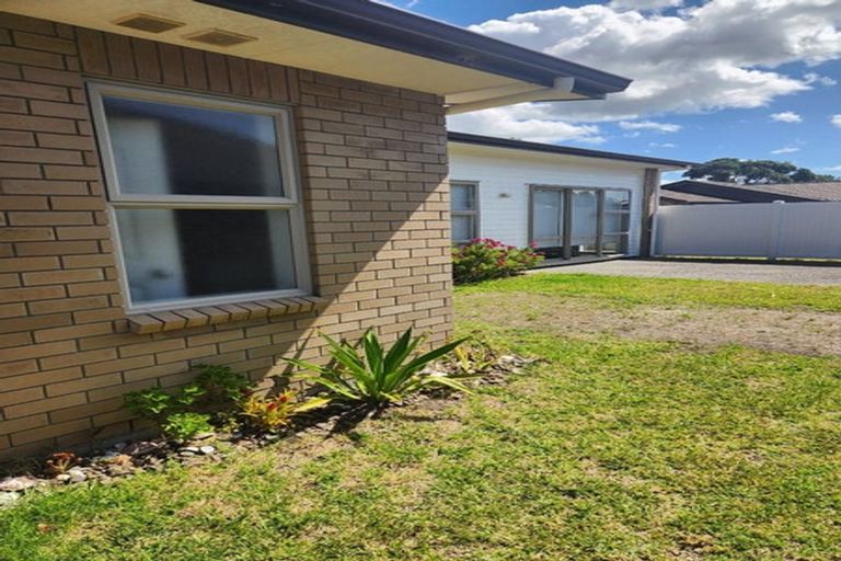 Photo of property in 360 One Tree Point Road, One Tree Point, 0118