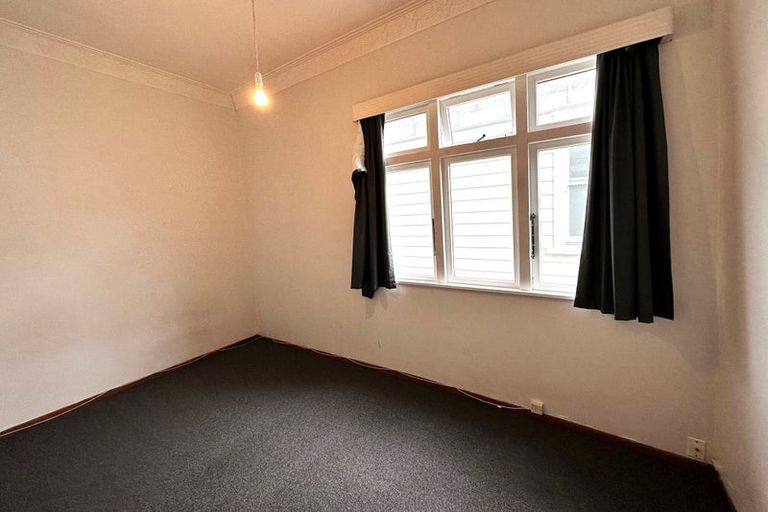 Photo of property in 11 Caroline Street, Mount Victoria, Wellington, 6011