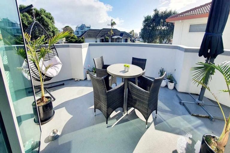 Photo of property in 4a Sunbrae Grove, Mount Maunganui, 3116