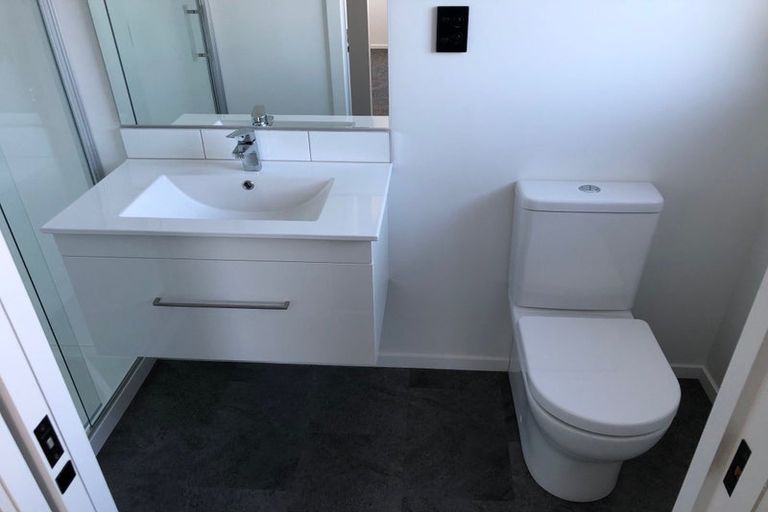 Photo of property in 2 Opaoa Way, Aotea, Porirua, 5024