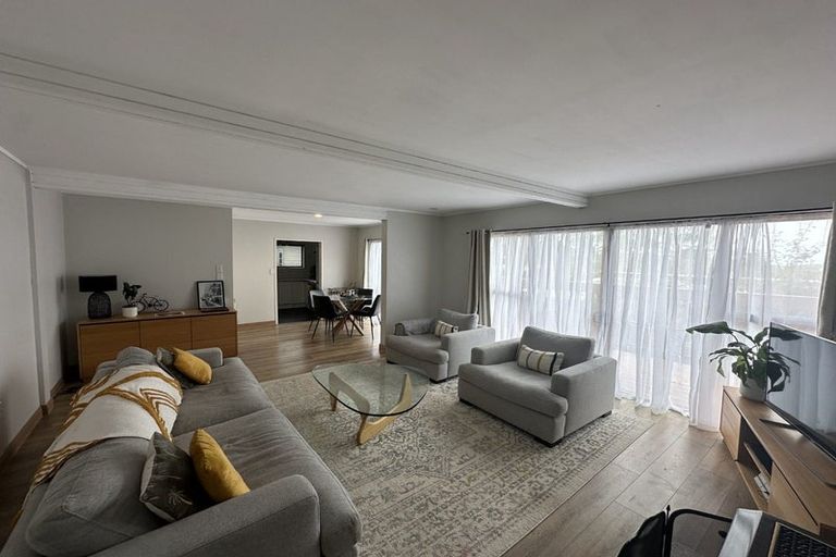 Photo of property in 16a Brian Crescent, Stanmore Bay, Whangaparaoa, 0932