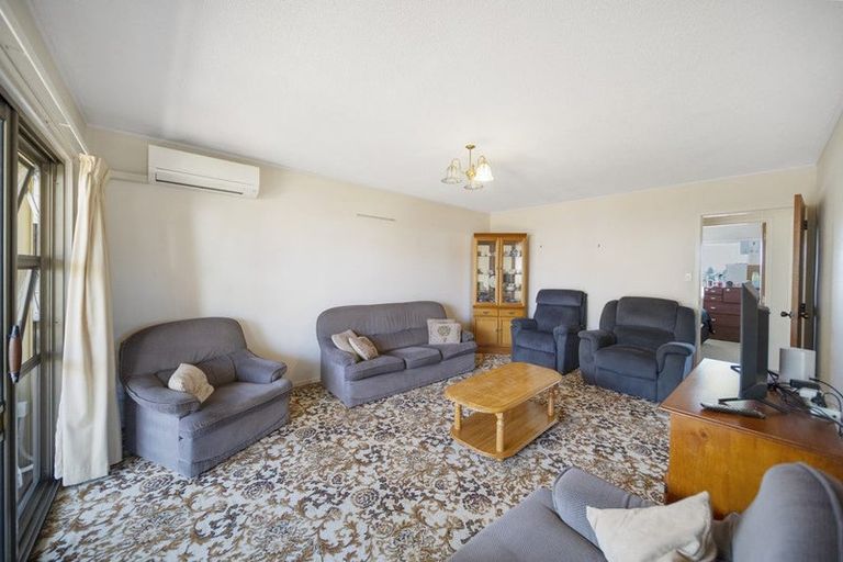 Photo of property in 2/9 Malte Brun Place, Papatoetoe, Auckland, 2025