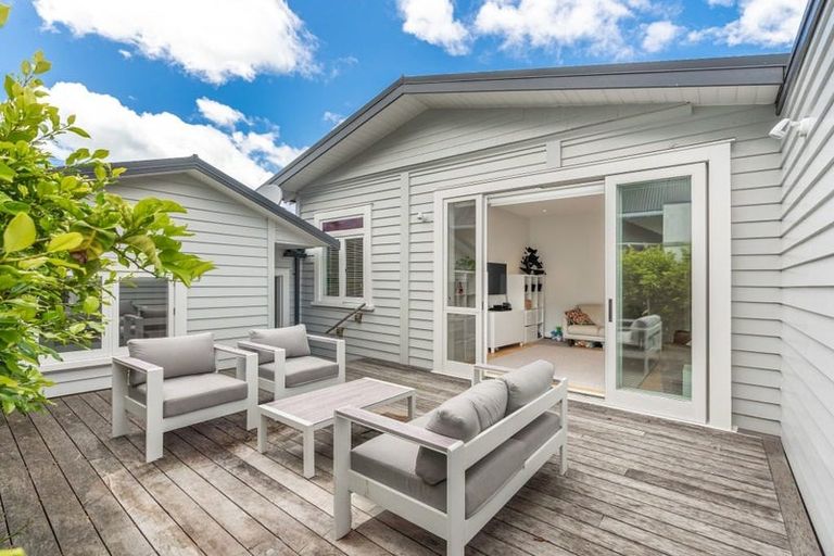Photo of property in 136 Queen Street, Northcote Point, Auckland, 0627