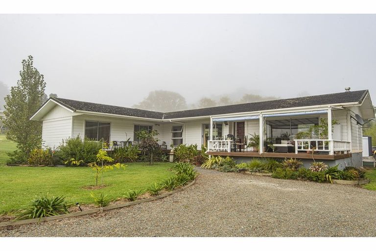 Photo of property in 382 Pahi Road, Pahi, Paparoa, 0571