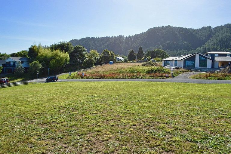 Photo of property in 2 Honoiti Ranapiri Place, Manakau, Levin, 5573