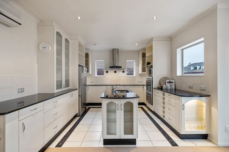 Photo of property in 133 Fendalton Road, Fendalton, Christchurch, 8052