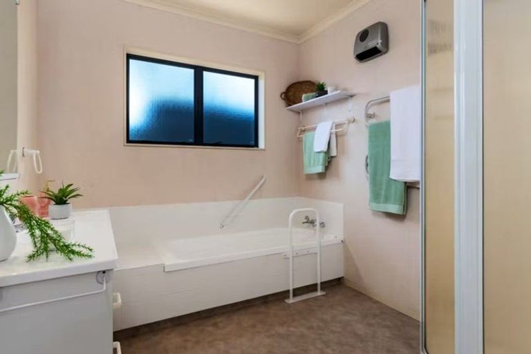 Photo of property in 1436b Cameron Road, Greerton, Tauranga, 3112