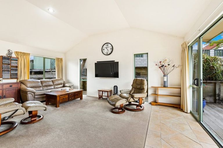 Photo of property in 26 Carillon Place, Massey, Auckland, 0614