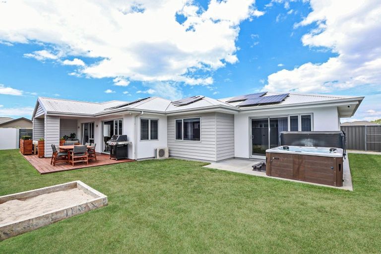 Photo of property in 9 Manapouri Street, Poraiti, Napier, 4112