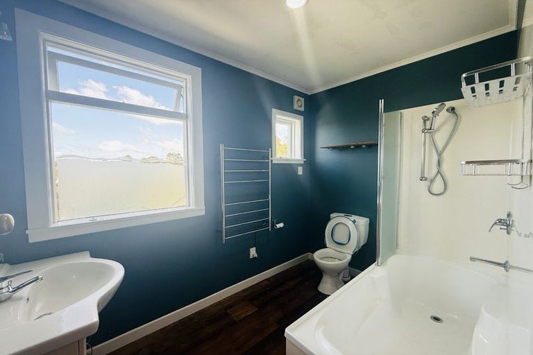 Photo of property in 90 Arran Road, Browns Bay, Auckland, 0630