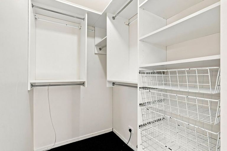 Photo of property in 1/11 Saddleback Rise, Murrays Bay, Auckland, 0630