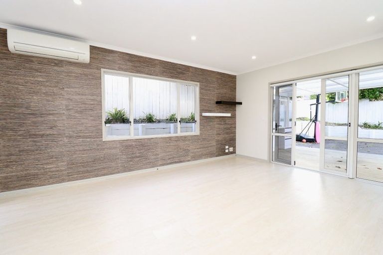 Photo of property in 9 Chard Place, Flat Bush, Auckland, 2016