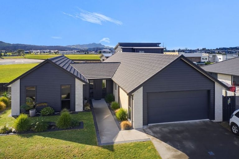 Photo of property in 3 Awatea Drive, Whitianga, 3510