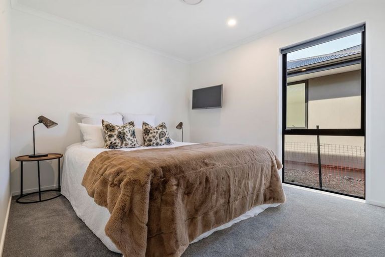 Photo of property in 32 Riley Street, Lake Hawea, 9382