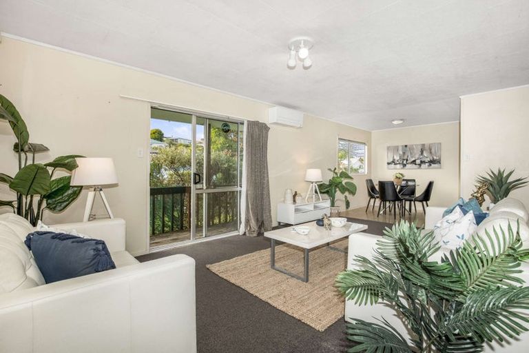 Photo of property in 91 West Harbour Drive, West Harbour, Auckland, 0618