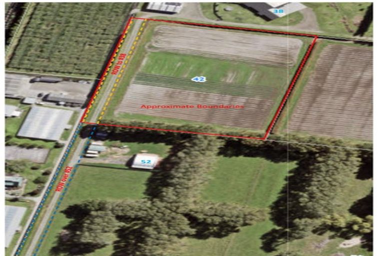 Photo of property in 42 Taupaki Road, Taupaki, 0782