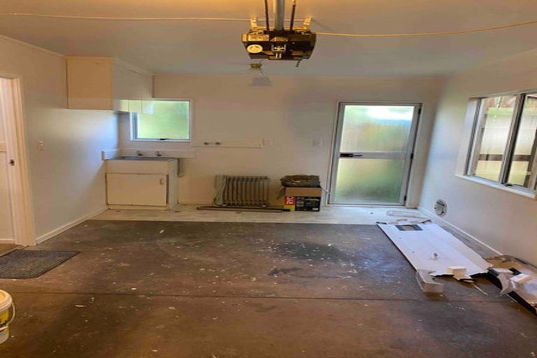 Photo of property in 2/4 Northall Road, New Lynn, Auckland, 0600