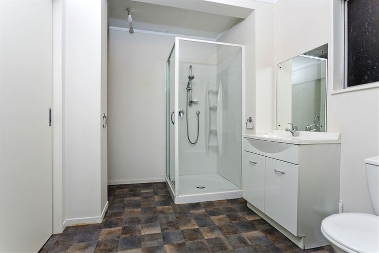 Photo of property in 18 Tableau Place, Totara Vale, Auckland, 0629